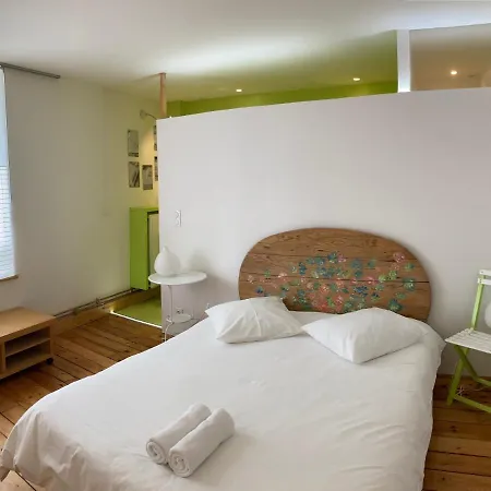 Alojamento de Acomodação e Pequeno-almoço D'hôtes La Madeleine Vienne-le-Château