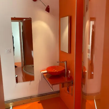 Alojamento de Acomodação e Pequeno-almoço D'hôtes La Madeleine 3*